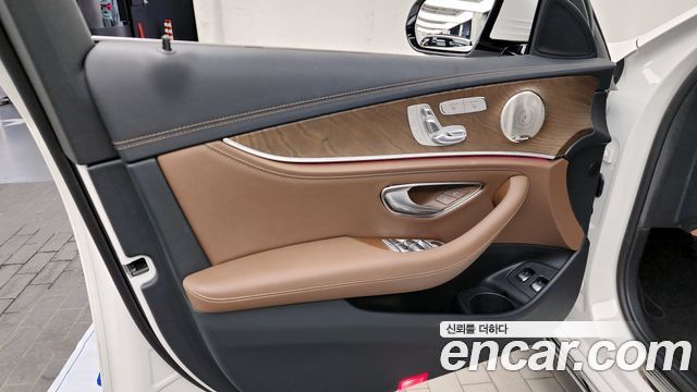 Mercedes-Benz E-Class E300e 4MATIC Exclusive
