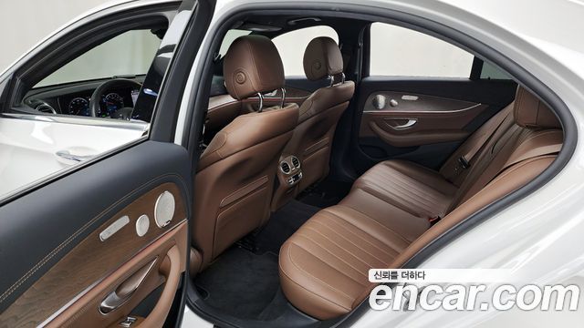 Mercedes-Benz E-Class E300e 4MATIC Exclusive