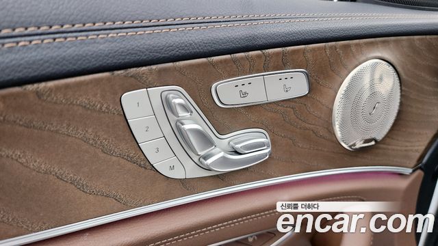 Mercedes-Benz E-Class E300e 4MATIC Exclusive