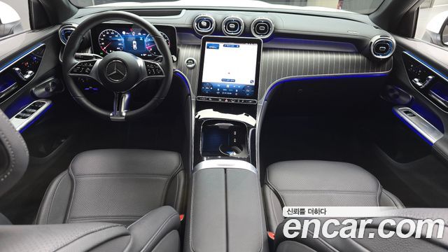 Mercedes-Benz GLC-Class GLC300 4MATIC Avnatgarde Coupe