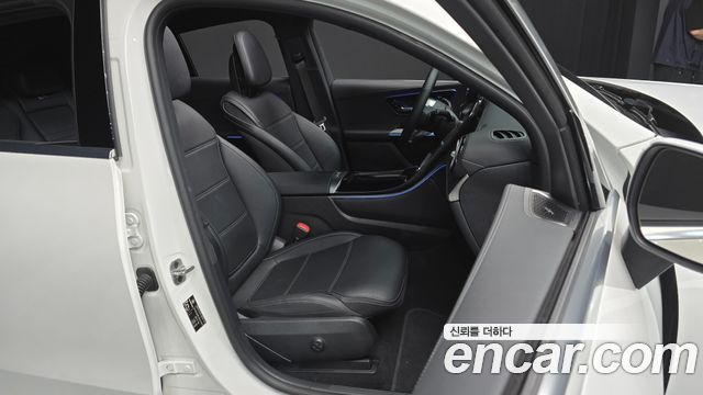 Mercedes-Benz GLC-Class GLC300 4MATIC Avnatgarde Coupe