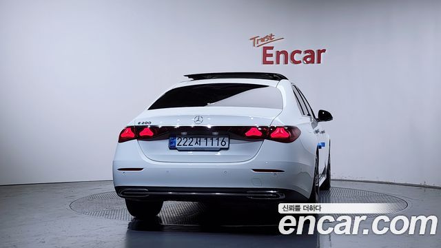 Mercedes-Benz E-Class E200 Avantgarde
