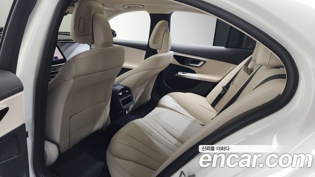 Mercedes-Benz E-Class E200 Avantgarde