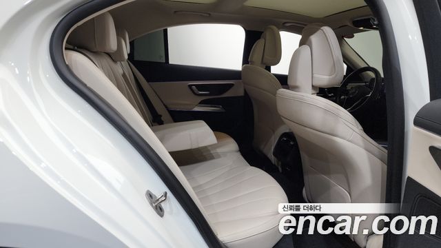 Mercedes-Benz E-Class E200 Avantgarde