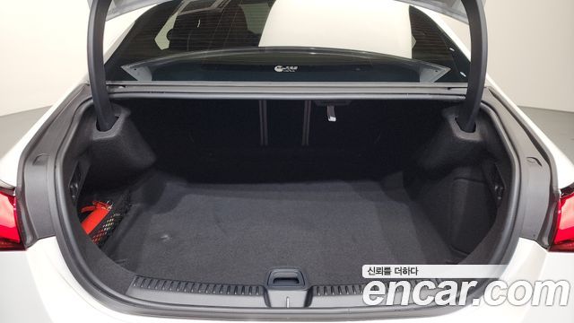 Mercedes-Benz E-Class E200 Avantgarde