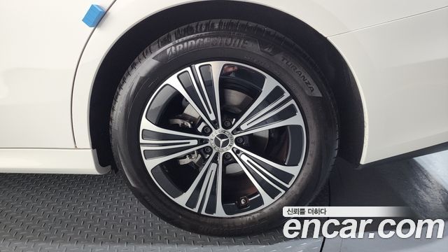 Mercedes-Benz E-Class E200 Avantgarde