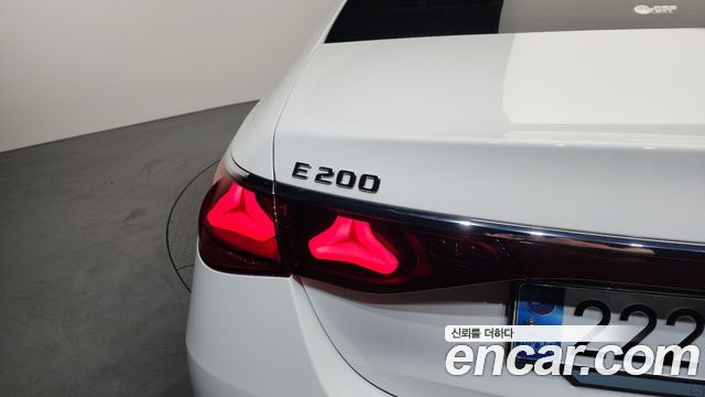 Mercedes-Benz E-Class E200 Avantgarde