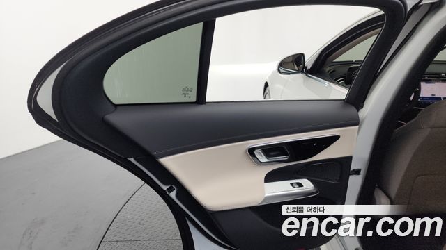 Mercedes-Benz E-Class E200 Avantgarde