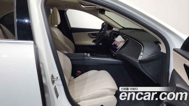 Mercedes-Benz E-Class E200 Avantgarde