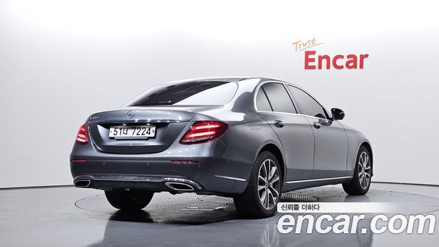 Mercedes-Benz E-Class E300 Exclusive Standard