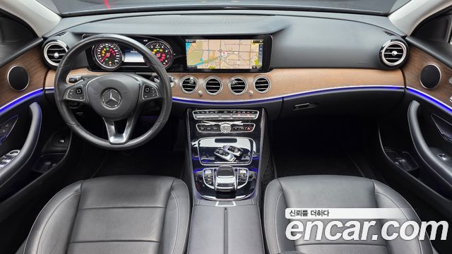 Mercedes-Benz E-Class E300 Exclusive Standard