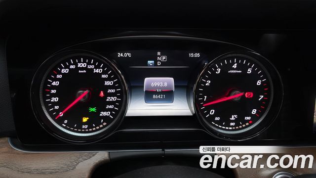 Mercedes-Benz E-Class E300 Exclusive Standard