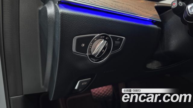 Mercedes-Benz E-Class E300 Exclusive Standard