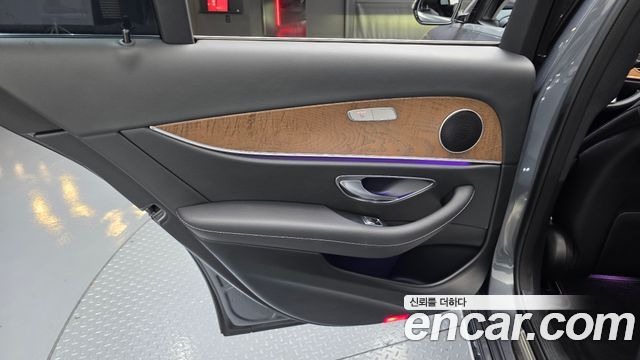 Mercedes-Benz E-Class E300 Exclusive Standard