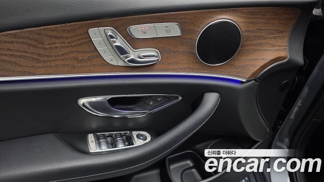 Mercedes-Benz E-Class E300 Exclusive Standard