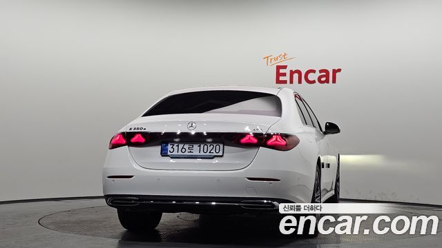 Mercedes-Benz E-Class E350e 4MATIC