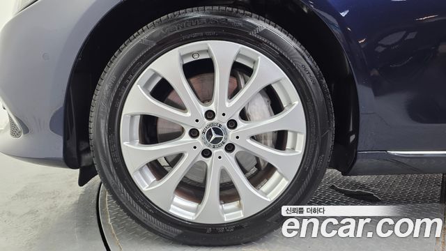 Mercedes-Benz E-Class E300 Exclusive