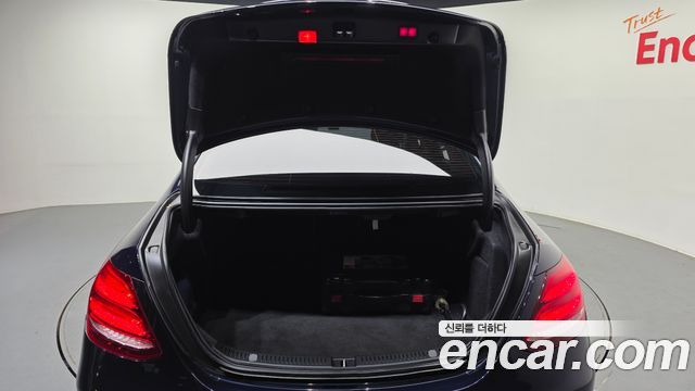 Mercedes-Benz E-Class E300 Exclusive