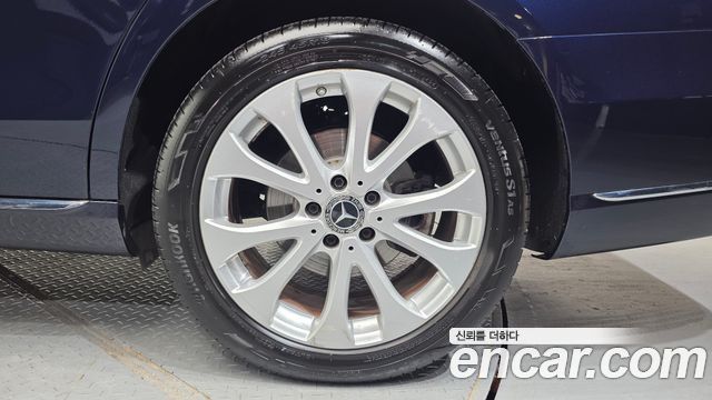 Mercedes-Benz E-Class E300 Exclusive