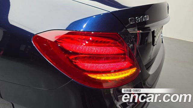 Mercedes-Benz E-Class E300 Exclusive