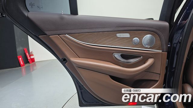 Mercedes-Benz E-Class E300 Exclusive