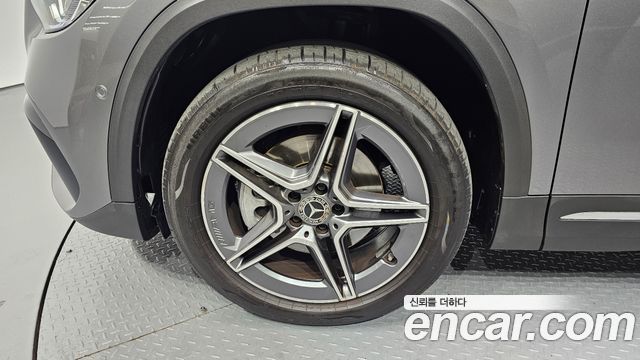 Mercedes-Benz GLA-Class GLA250 4MATIC