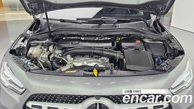 Mercedes-Benz GLA-Class GLA250 4MATIC