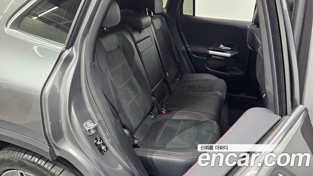 Mercedes-Benz GLA-Class GLA250 4MATIC