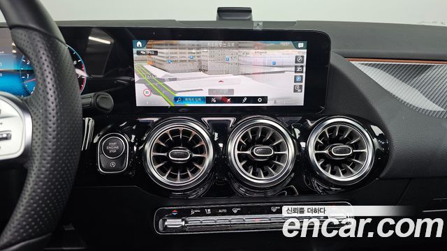 Mercedes-Benz GLA-Class GLA250 4MATIC