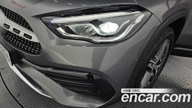 Mercedes-Benz GLA-Class GLA250 4MATIC