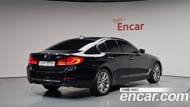 BMW 5-Series 520i Luxury