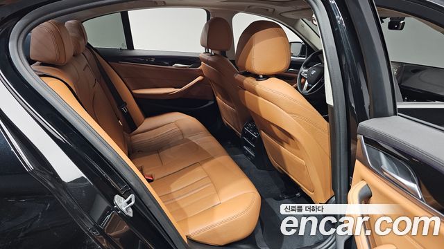 BMW 5-Series 520i Luxury