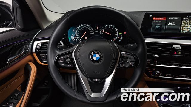 BMW 5-Series 520i Luxury