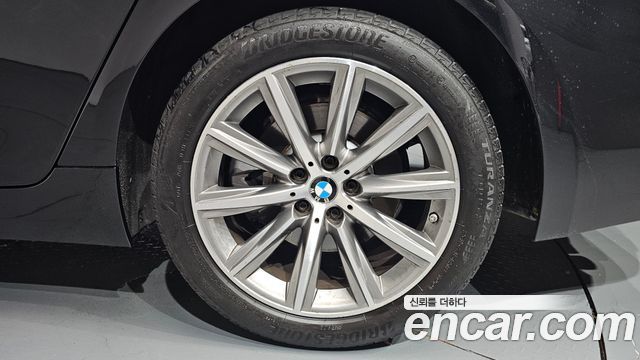 BMW 5-Series 520i Luxury