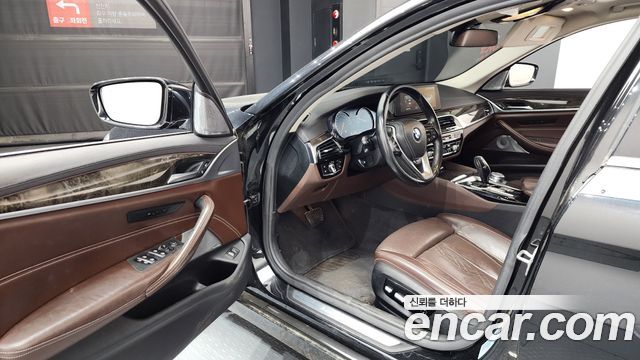 BMW 5-Series 540i xDrive Luxury Plus