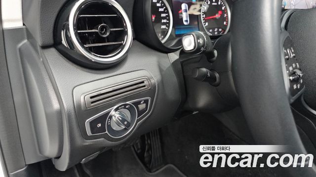 Mercedes-Benz C-Class C200