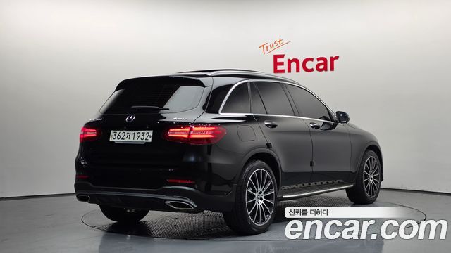 Mercedes-Benz GLC-Class GLC300 4MATIC AMG Line