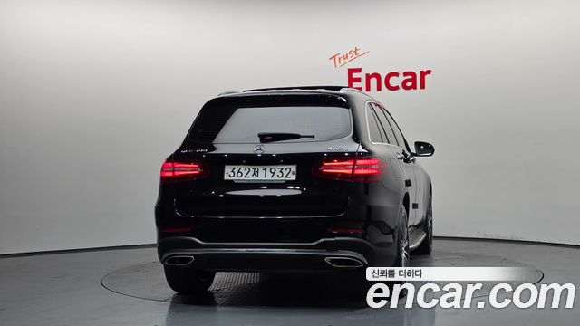 Mercedes-Benz GLC-Class GLC300 4MATIC AMG Line