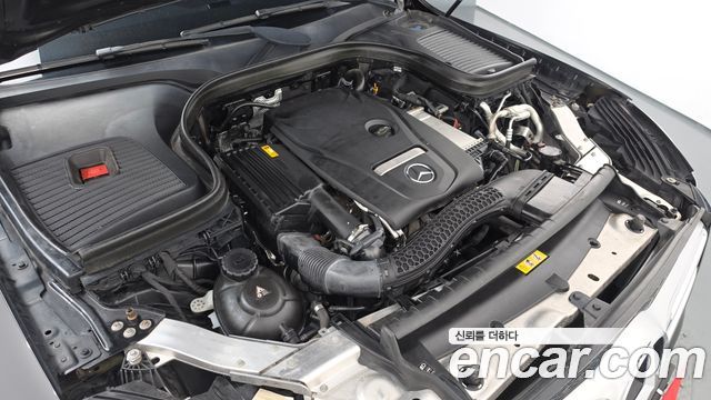 Mercedes-Benz GLC-Class GLC300 4MATIC AMG Line