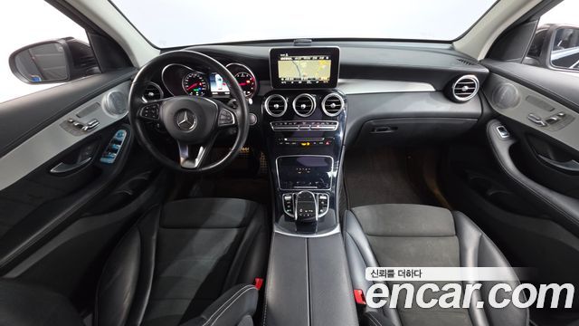 Mercedes-Benz GLC-Class GLC300 4MATIC AMG Line