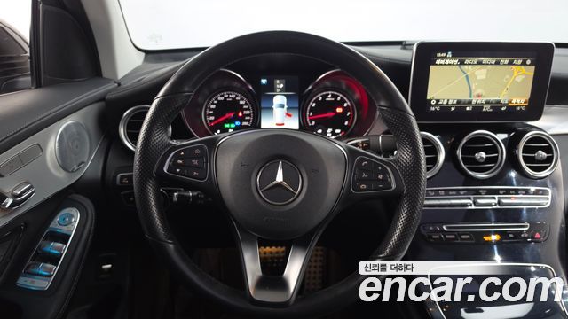 Mercedes-Benz GLC-Class GLC300 4MATIC AMG Line