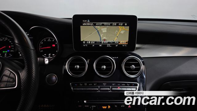 Mercedes-Benz GLC-Class GLC300 4MATIC AMG Line