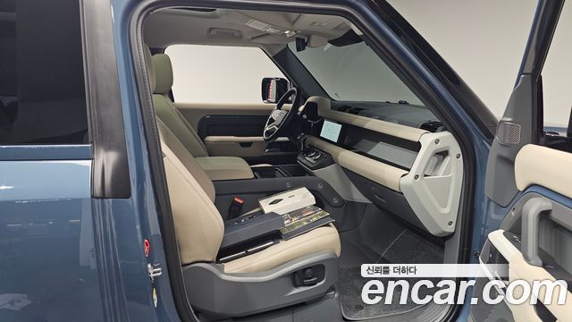 Land Rover Defender 90 D250 SE