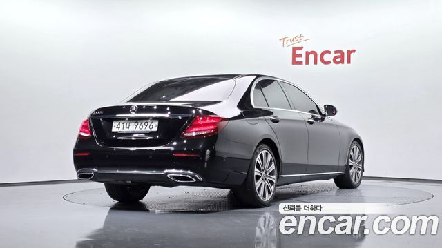 Mercedes-Benz E-Class E220d Avantgarde