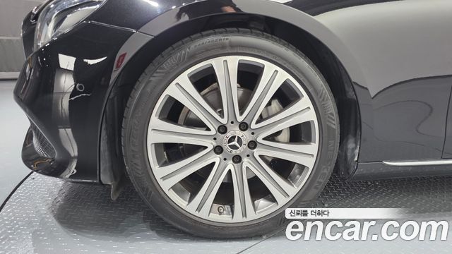Mercedes-Benz E-Class E220d Avantgarde