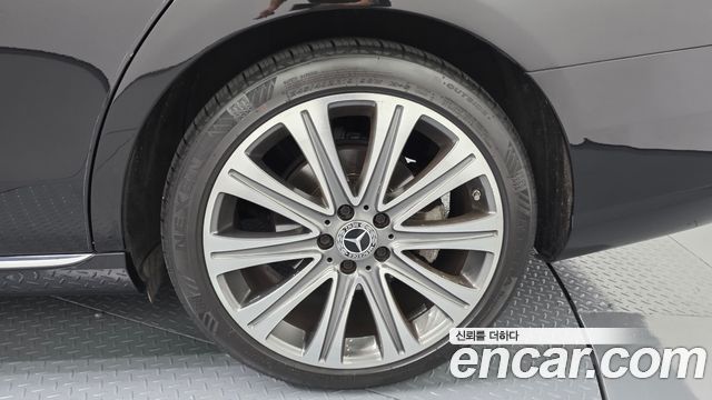Mercedes-Benz E-Class E220d Avantgarde
