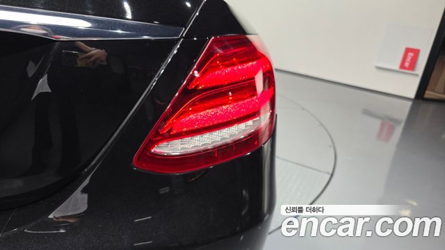 Mercedes-Benz E-Class E220d Avantgarde