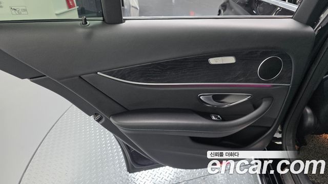 Mercedes-Benz E-Class E220d Avantgarde