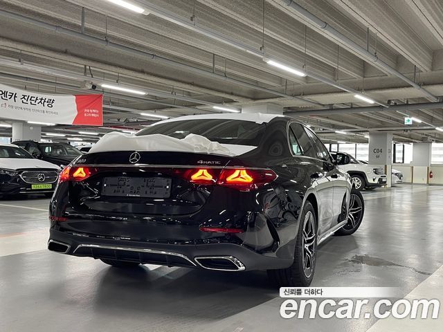 Mercedes-Benz E-Class E300 4MATIC AMG Line