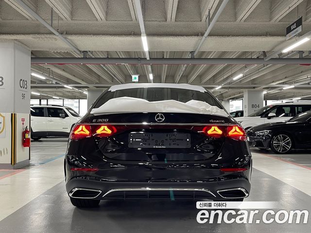 Mercedes-Benz E-Class E300 4MATIC AMG Line